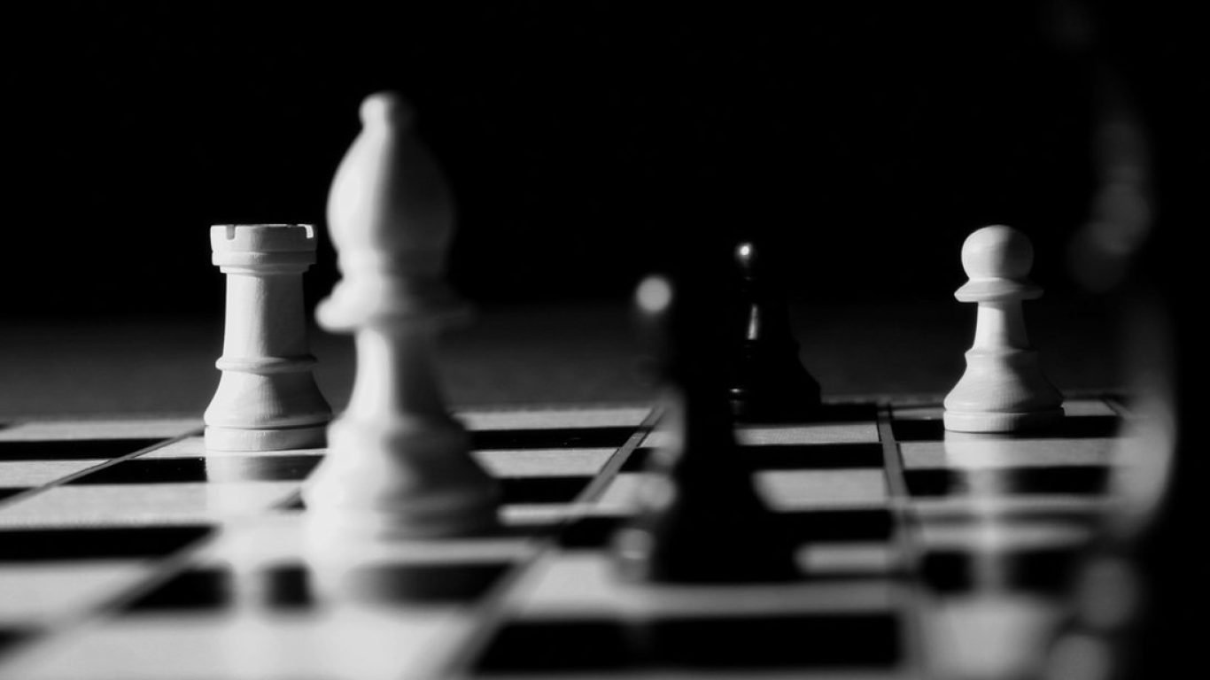 597563-dark-chess-game[1]